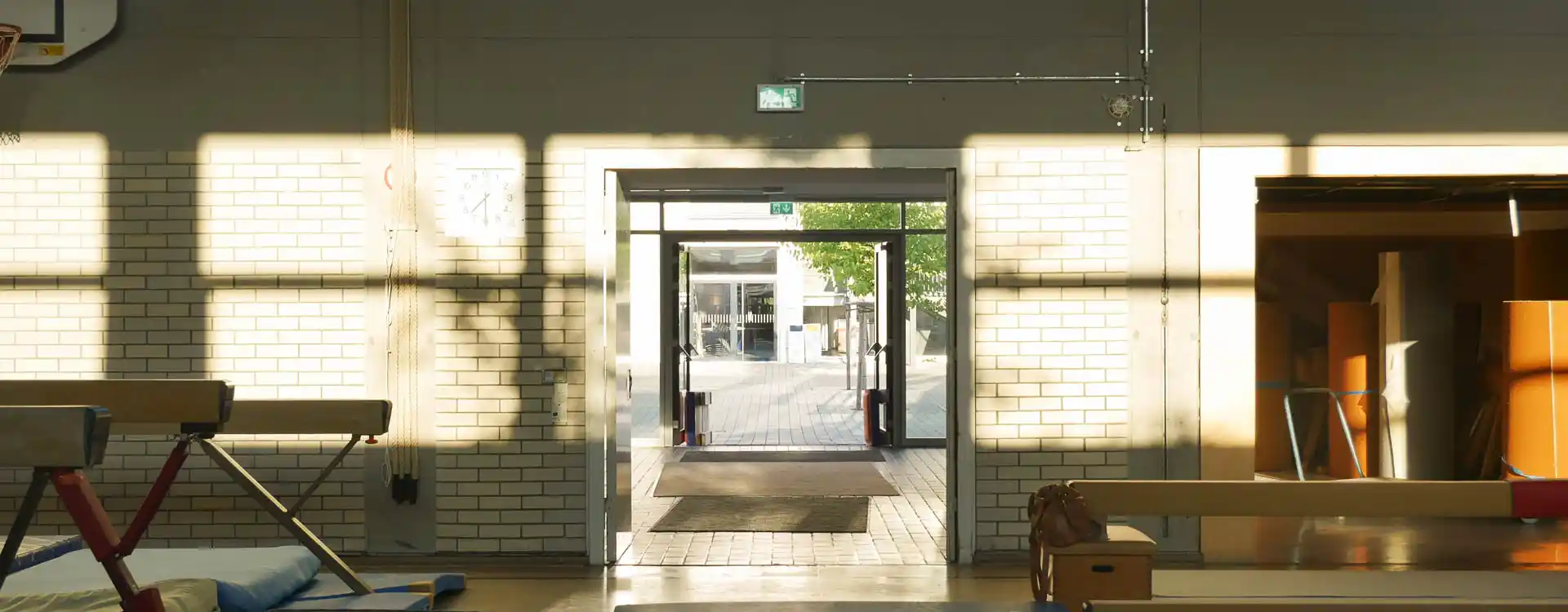 Eingang der Turnhalle des TV Günzburg